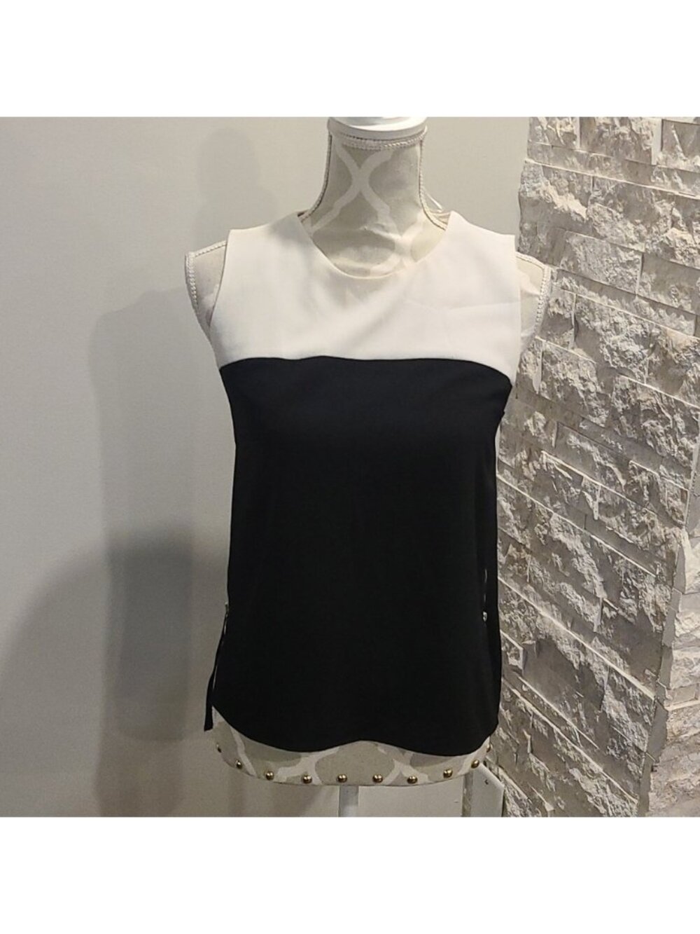 Zara Black and white sleeveless color blocking blouse with side zippers